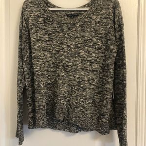 American eagle white and black sweater